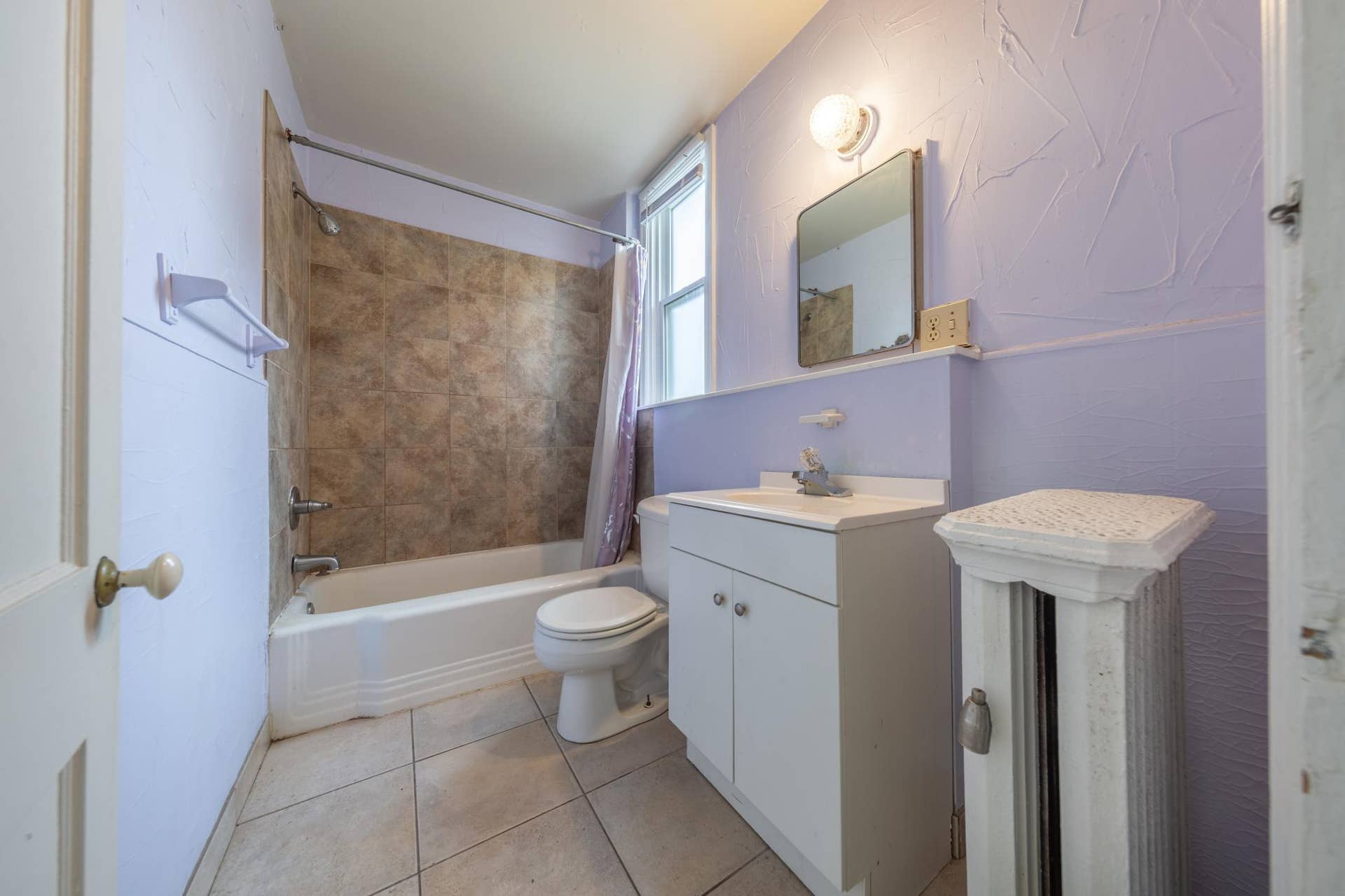 Unit 3 is vacant ready for owner occupant or future tenant!