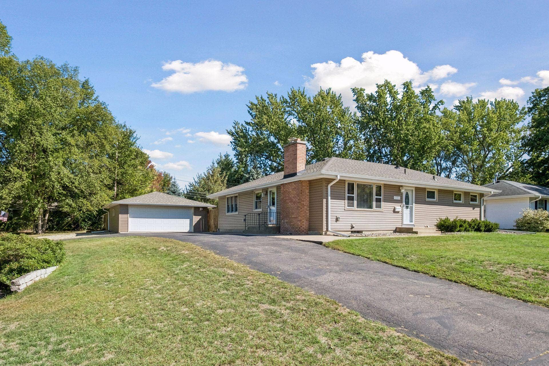 10301 Vincent Avenue S, Bloomington, MN 55431 10301 Vincent Avenue South - Spacecrafting - 0001.jpg