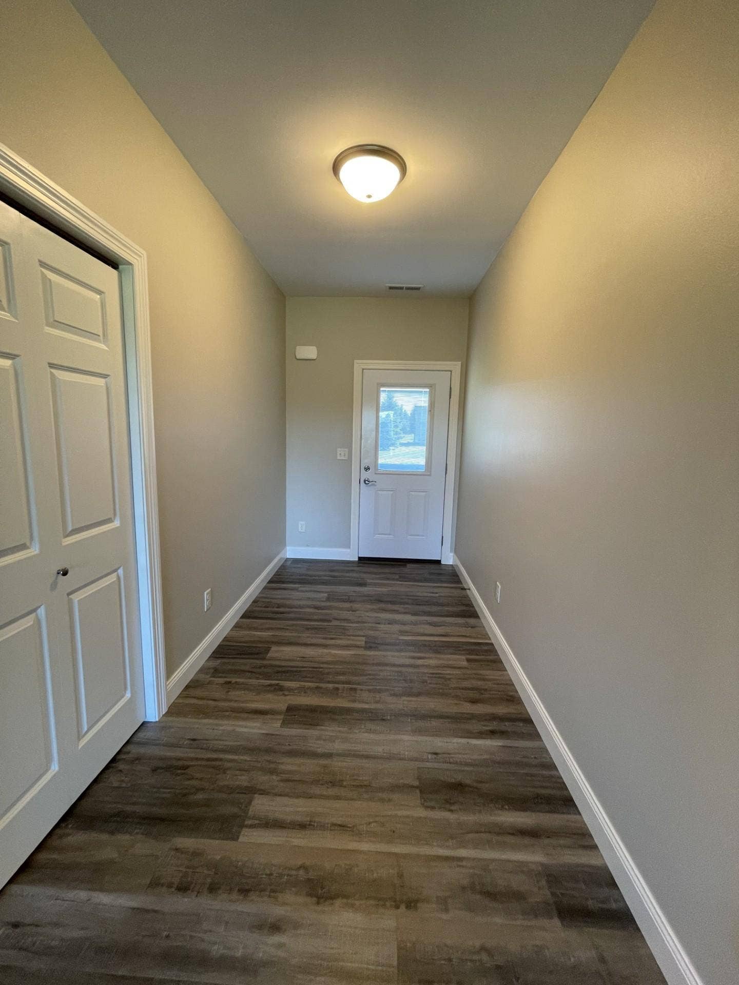 2008 Whiting Road NW, #8, Bemidji, MN 56601 Foyer.jpg