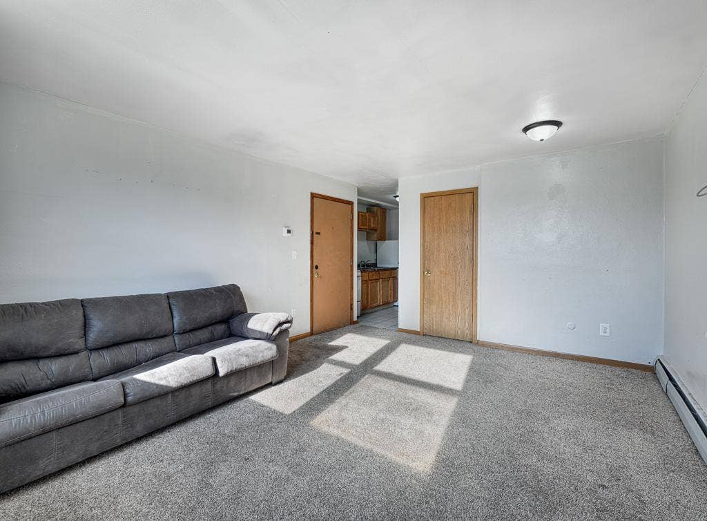881-889 Maryland Avenue E, 98, Saint Paul, MN 55106 3 - #1 Living Room.jpg