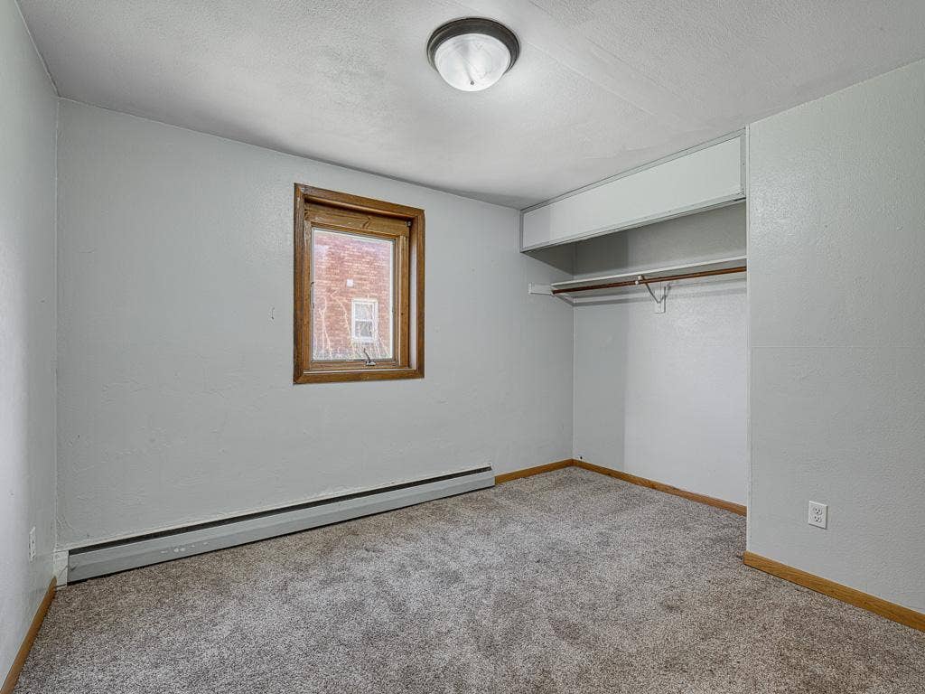 881-889 Maryland Avenue E, 98, Saint Paul, MN 55106 6 - #1 Bedroom.jpg