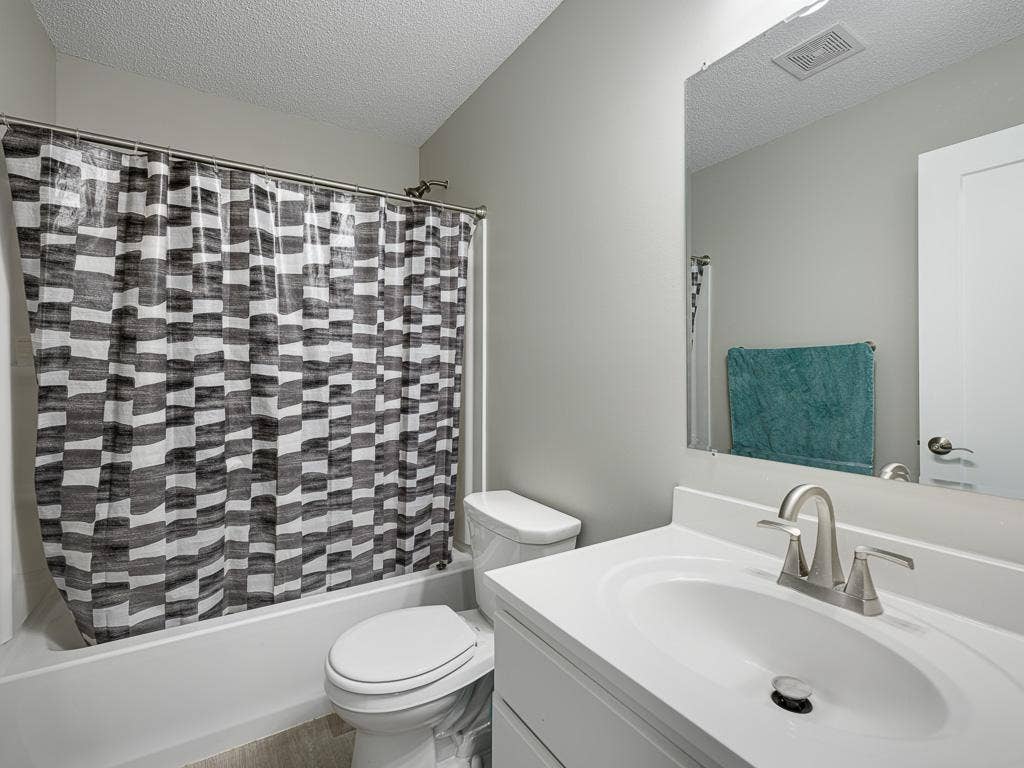 7040 Quantrelle Avenue NE, Otsego, MN 55330 7040 Quantrelle Avenue NE, Otsego, MN 55330