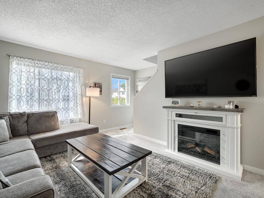 7040 Quantrelle Avenue NE, Otsego, MN 55330 7040 Quantrelle Avenue NE, Otsego, MN 55330