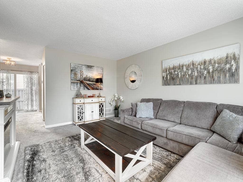7040 Quantrelle Avenue NE, Otsego, MN 55330 7040 Quantrelle Avenue NE, Otsego, MN 55330
