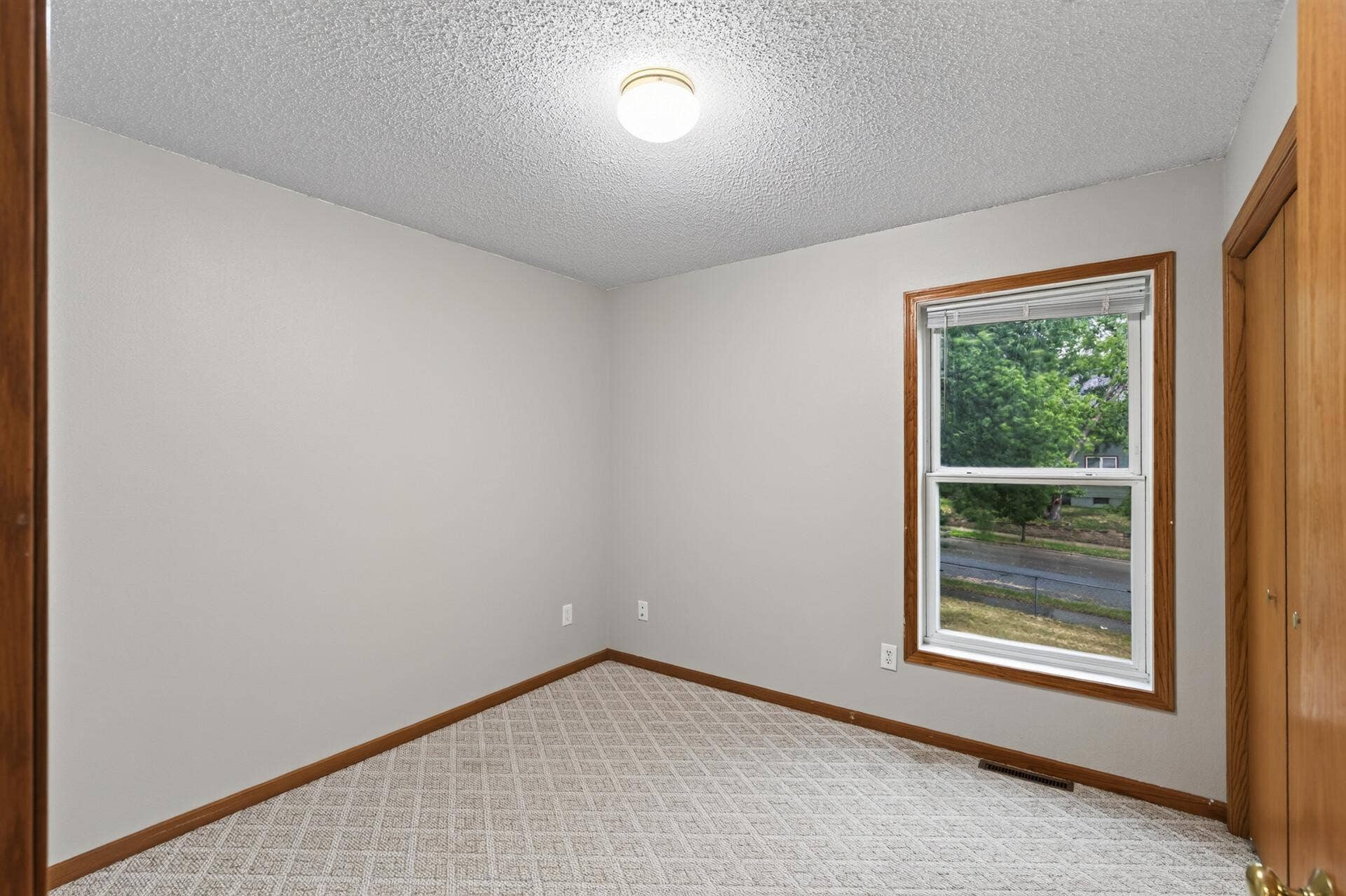 2321 Lyndale Avenue N, 31, Minneapolis, MN 55411 20_2321_Lyndale20_mls.jpg