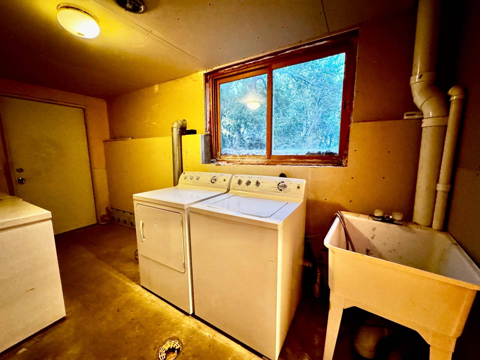 1567 County Road 7, Balaton, MN 56115 Lower Level Laundry.jpg