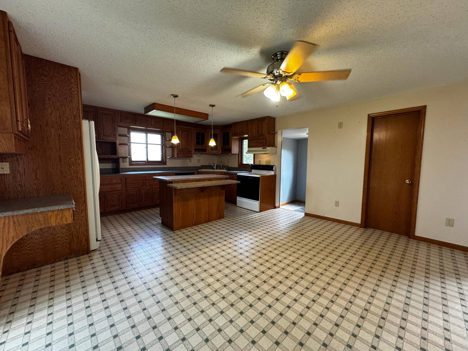 1567 County Road 7, Balaton, MN 56115 20260928_194730011_iOS.jpg
