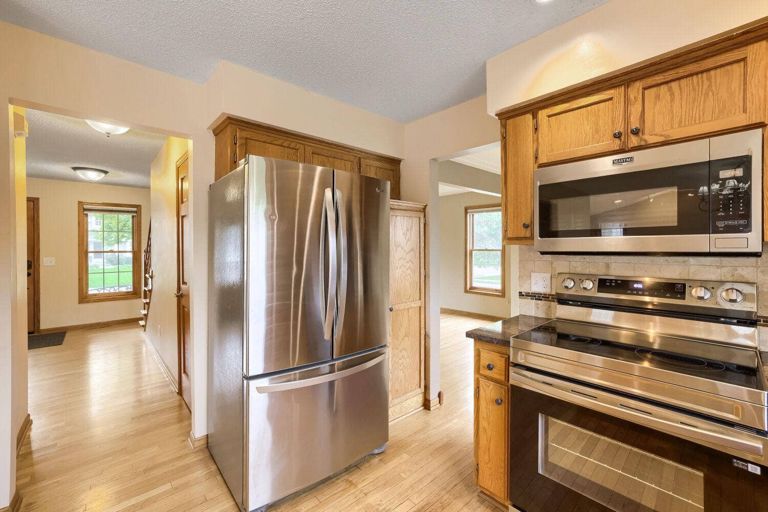 18170 87th Place N, Maple Grove, MN 55311 18170 87th Pl N - Web Quality - 016 - 08 Kitchen.jpg