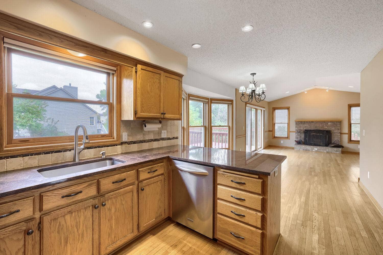 18170 87th Place N, Maple Grove, MN 55311 18170 87th Pl N - Web Quality - 014 - 06 Kitchen.jpg