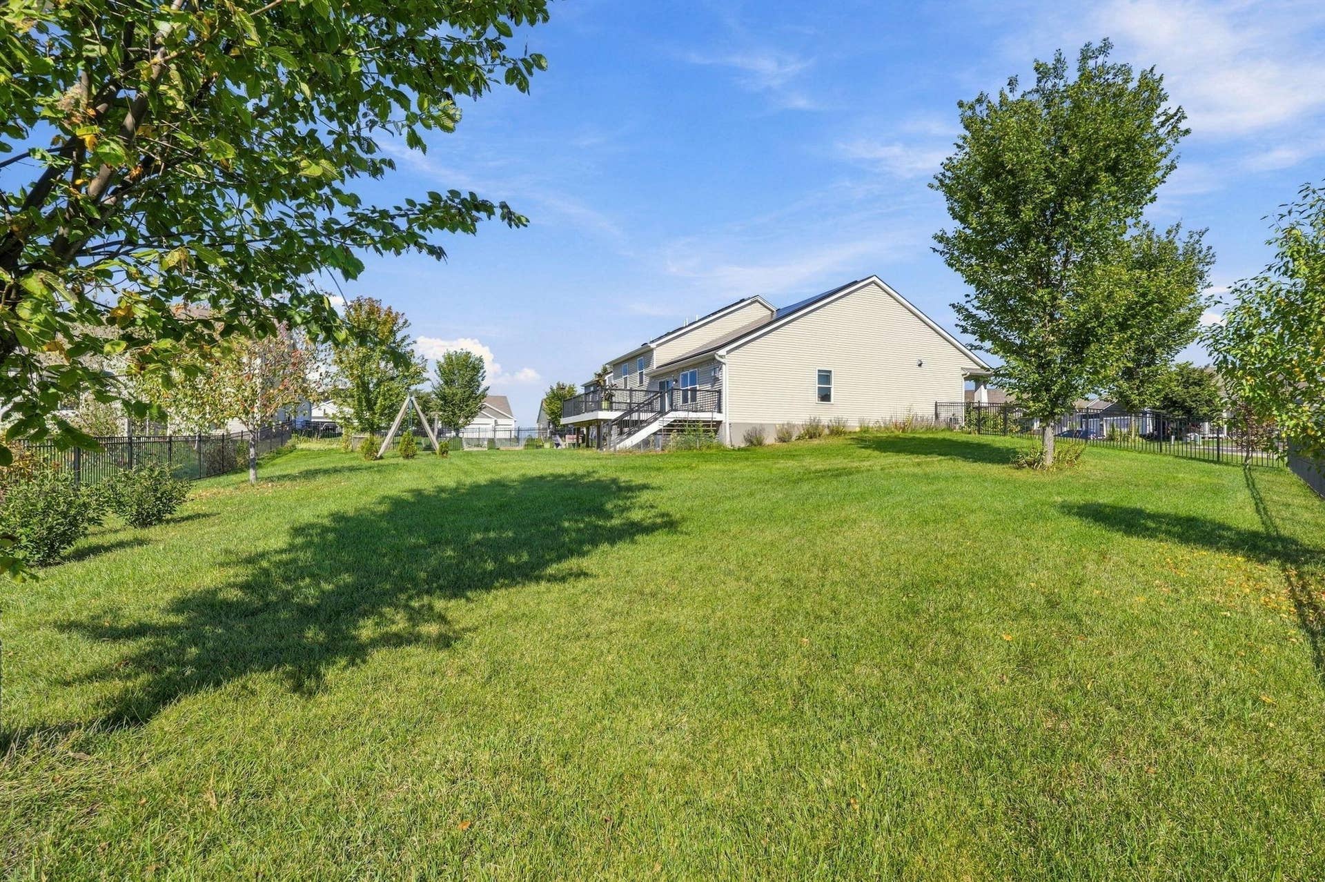 8539 Titanium Circle, Woodbury, MN 55129 8539 Titanium Circle, Woodbury, MN 55129