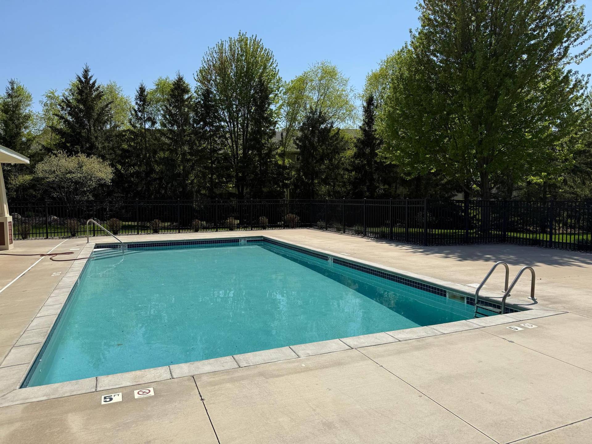 3110 Frontier Drive, Woodbury, MN 55129 HOA Pool