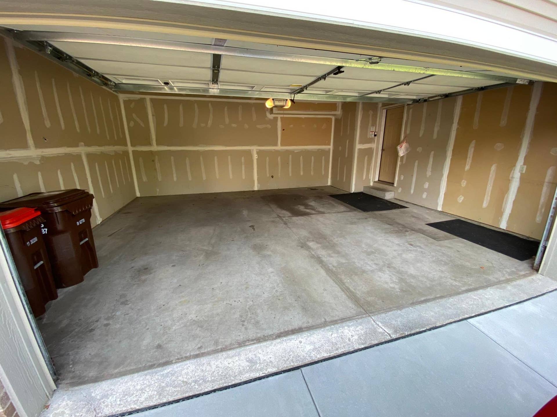 3110 Frontier Drive, Woodbury, MN 55129 Garage