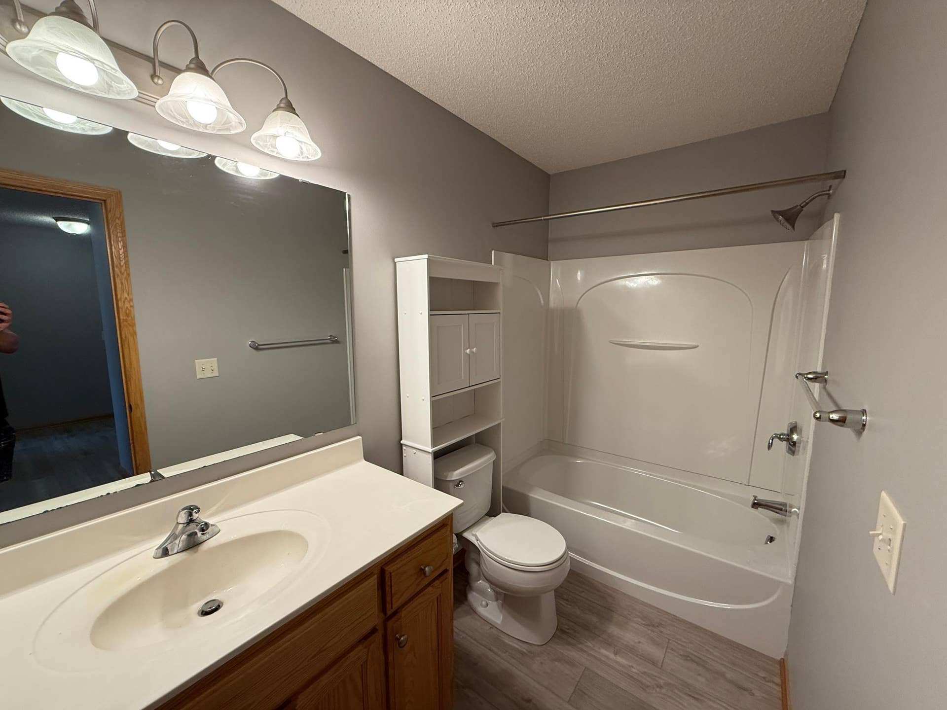 3110 Frontier Drive, Woodbury, MN 55129 Upper Bathroom