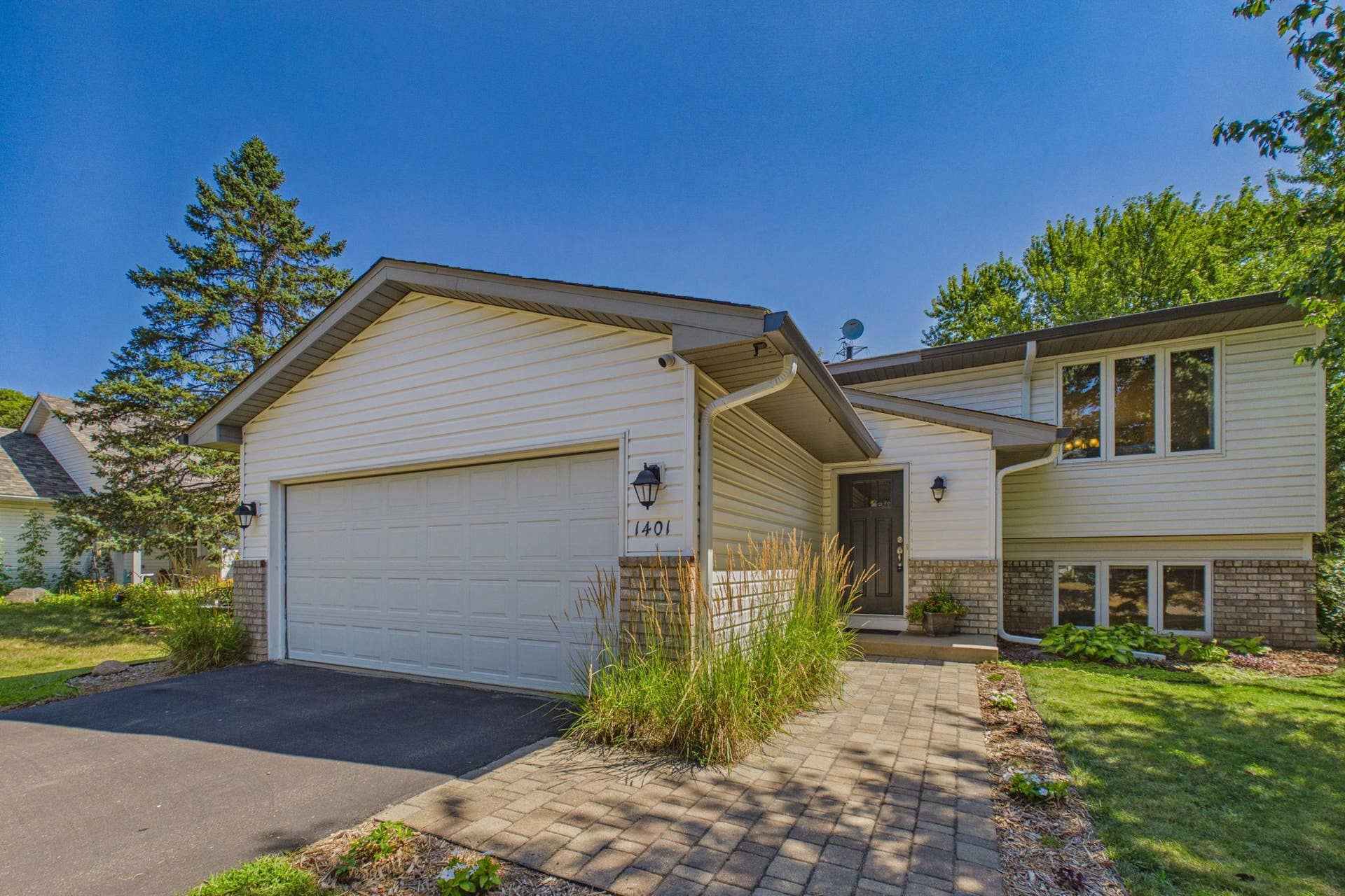 1401 Driving Park Road, Stillwater, MN 55082 1401 Driving Park Road, Stillwater, MN 55082