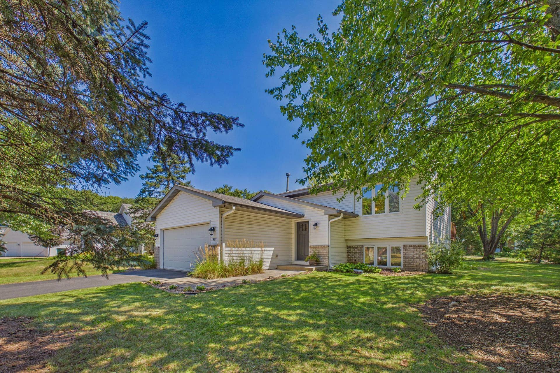 1401 Driving Park Road, Stillwater, MN 55082 1401 Driving Park Road, Stillwater, MN 55082