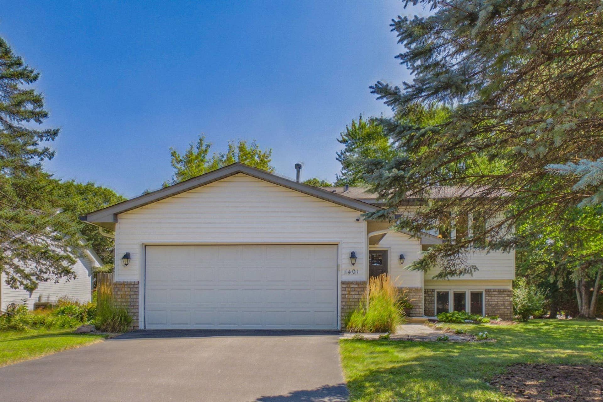 1401 Driving Park Road, Stillwater, MN 55082 1401 Driving Park Road, Stillwater, MN 55082