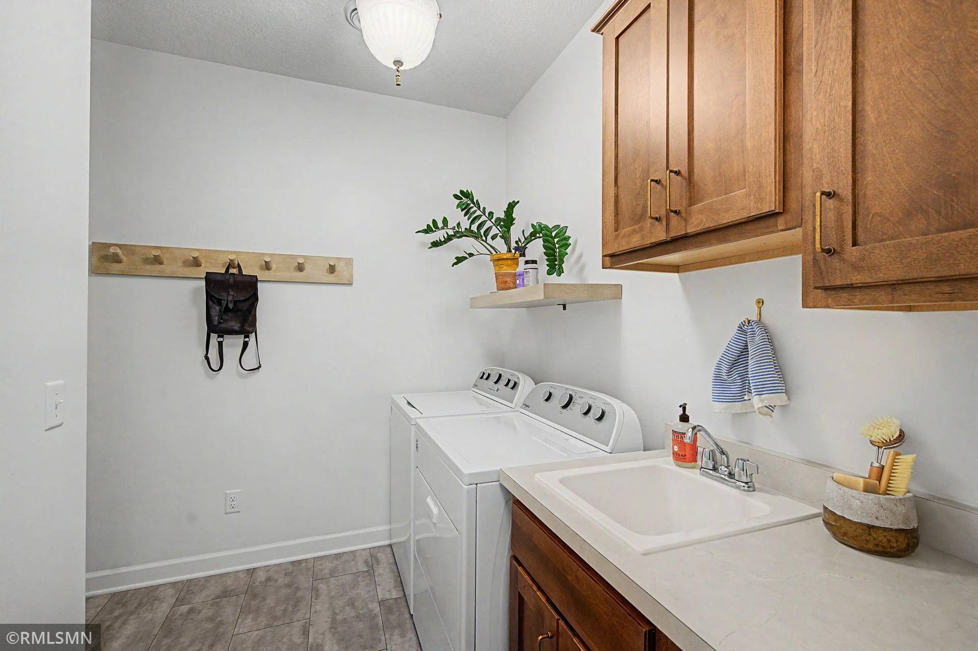 8890 Irving Boulevard N, Lake Elmo, MN 55042 8890 Irving Boulevard N, Lake Elmo, MN 55042