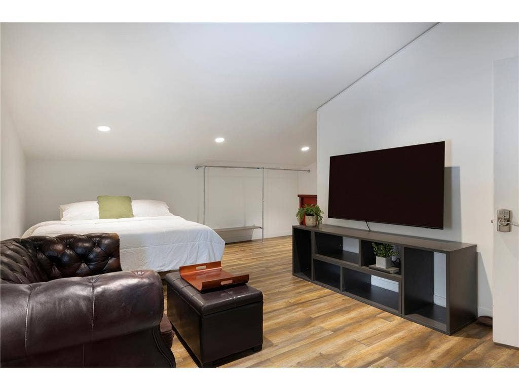 1290 Snelling Avenue N, 89, Saint Paul, MN 55108 Studio + 3/4 Bath above Garage