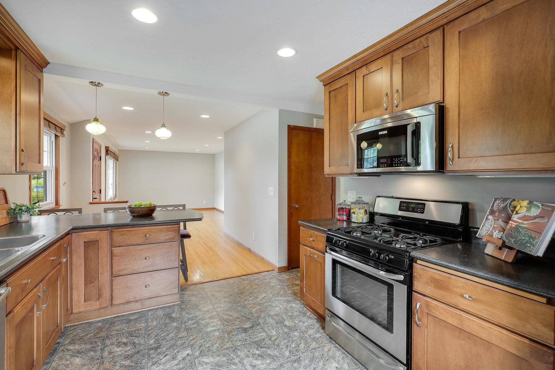 10307 Nicollet Avenue S, Bloomington, MN 55420 10307 Nicollet Avenue S, Bloomington, MN 55420