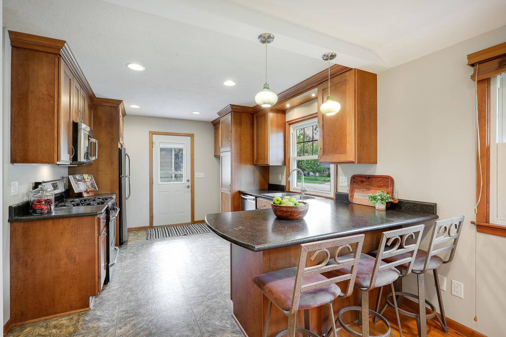 10307 Nicollet Avenue S, Bloomington, MN 55420 10307 Nicollet Avenue S, Bloomington, MN 55420