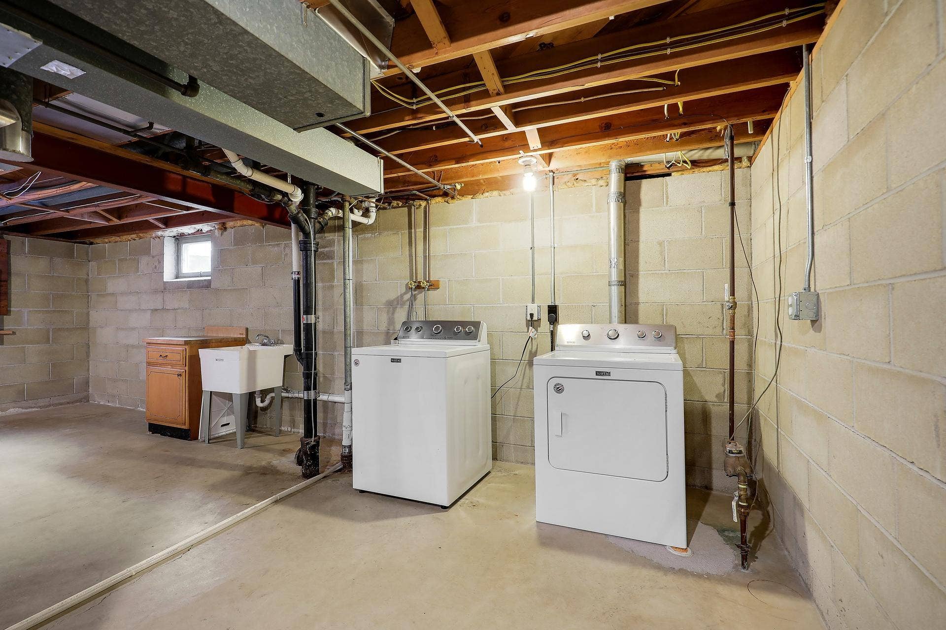 10307 Nicollet Avenue S, Bloomington, MN 55420 Solid mechanicals and appliances
