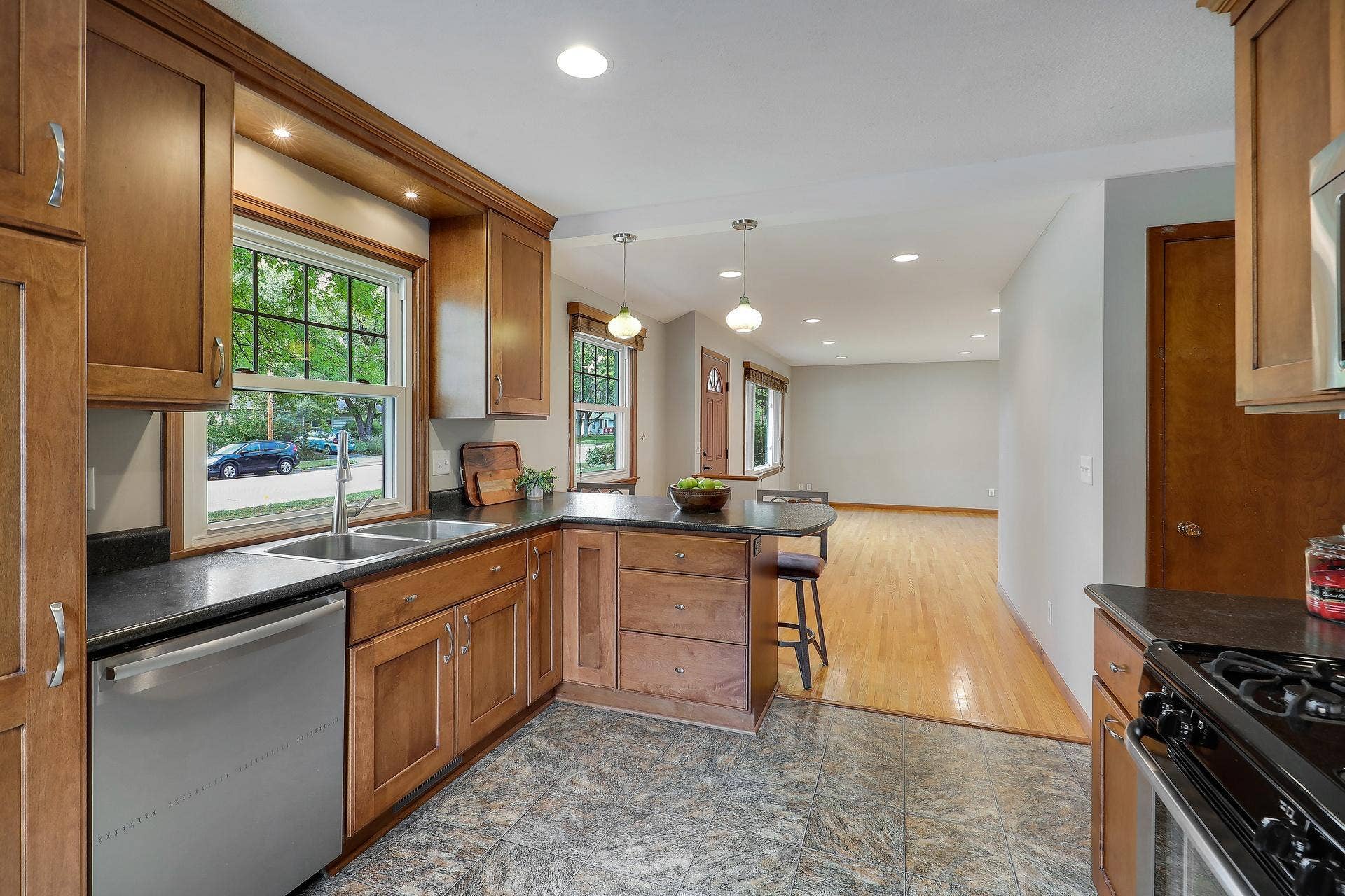 10307 Nicollet Avenue S, Bloomington, MN 55420 10307 Nicollet Avenue S, Bloomington, MN 55420