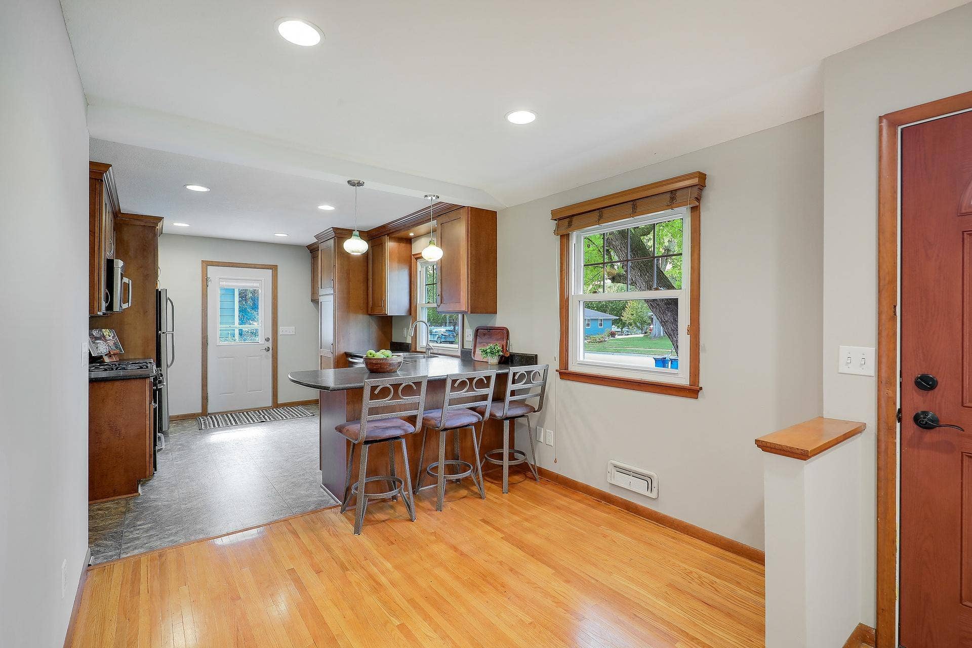 10307 Nicollet Avenue S, Bloomington, MN 55420 10307 Nicollet Avenue S, Bloomington, MN 55420