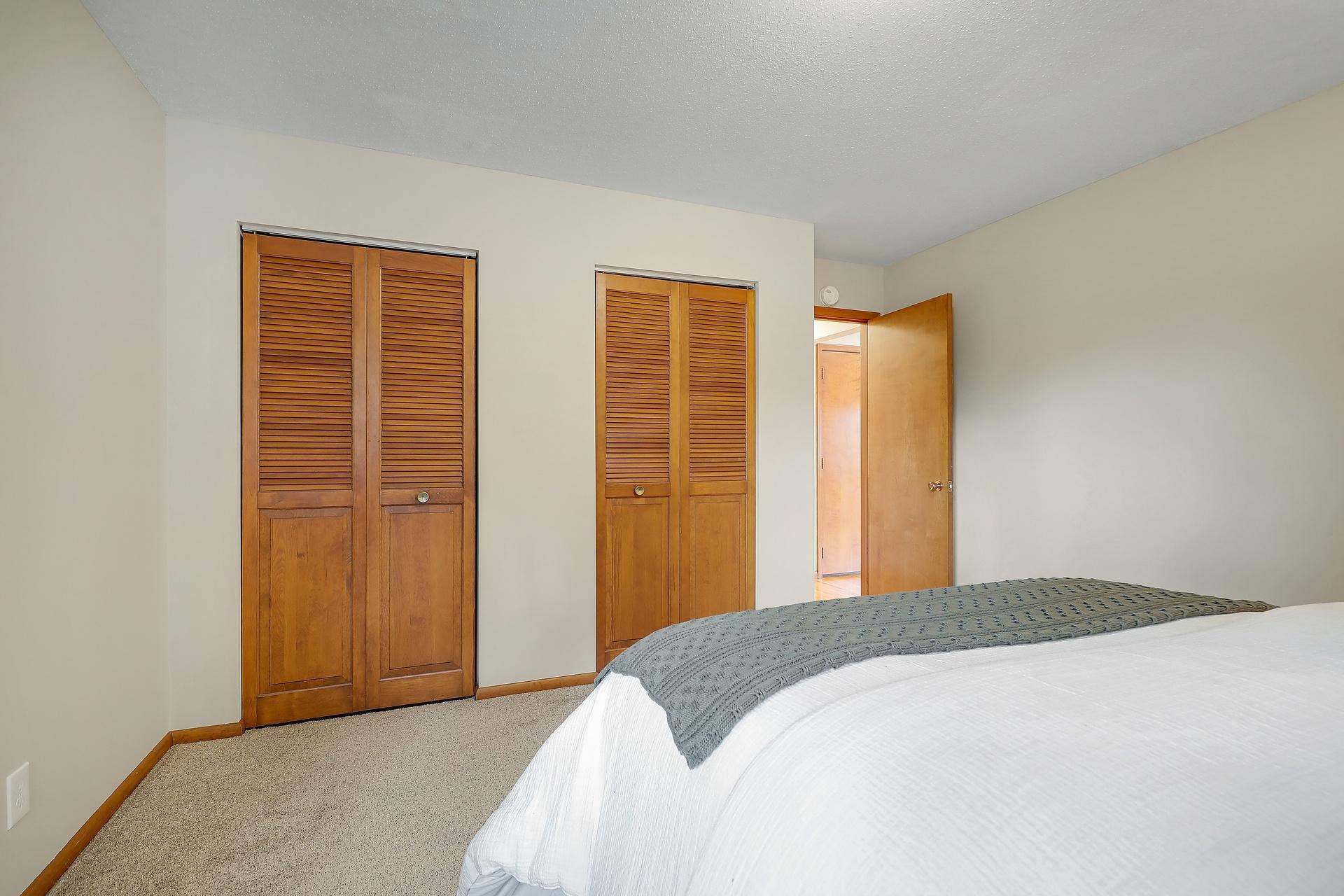 10307 Nicollet Avenue S, Bloomington, MN 55420 10307 Nicollet Avenue S, Bloomington, MN 55420