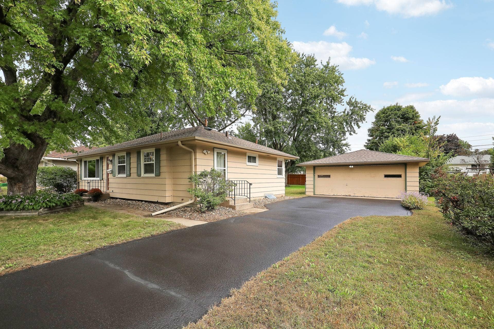 10307 Nicollet Avenue S, Bloomington, MN 55420 10307 Nicollet Avenue S, Bloomington, MN 55420