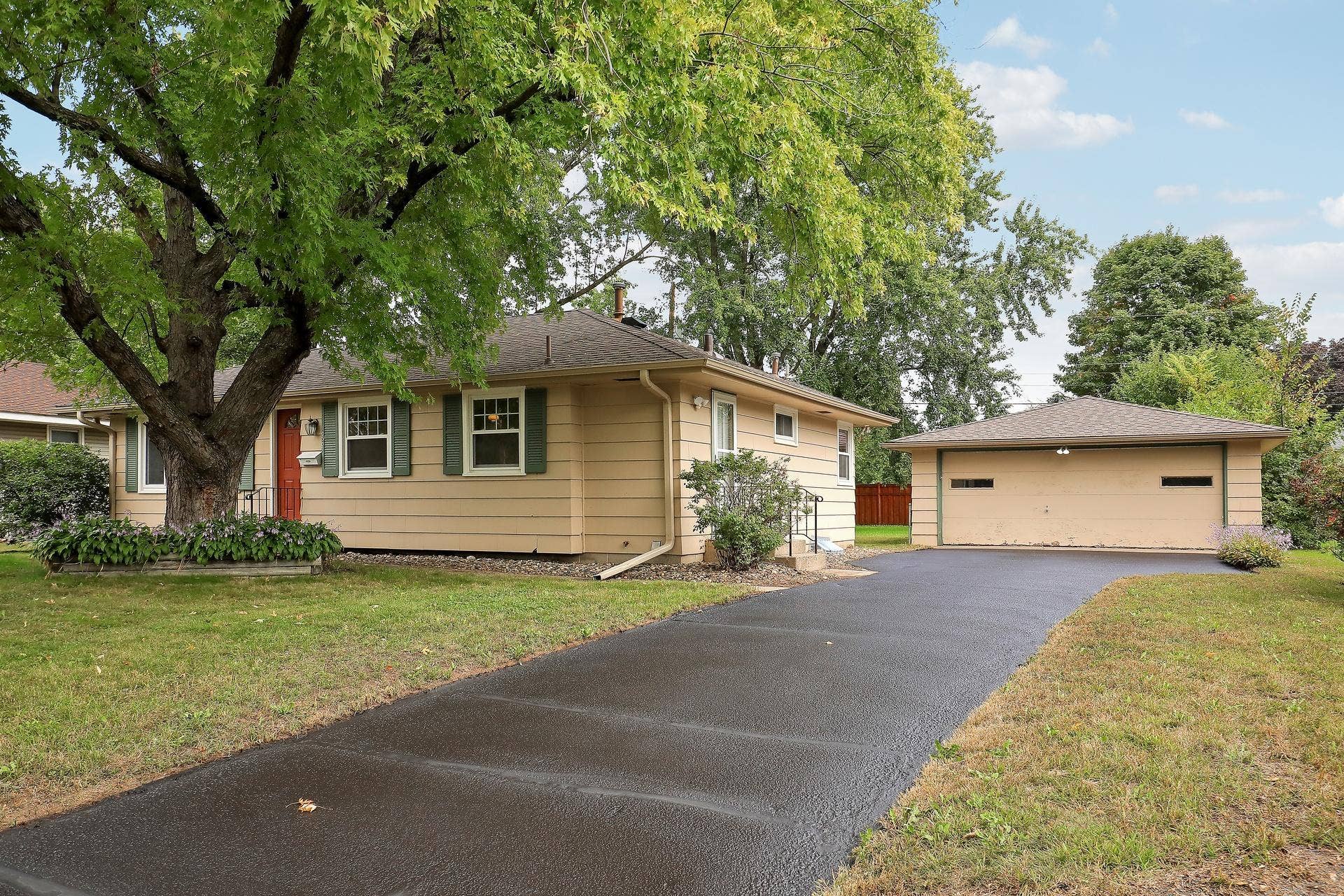 10307 Nicollet Avenue S, Bloomington, MN 55420 10307 Nicollet Avenue S, Bloomington, MN 55420