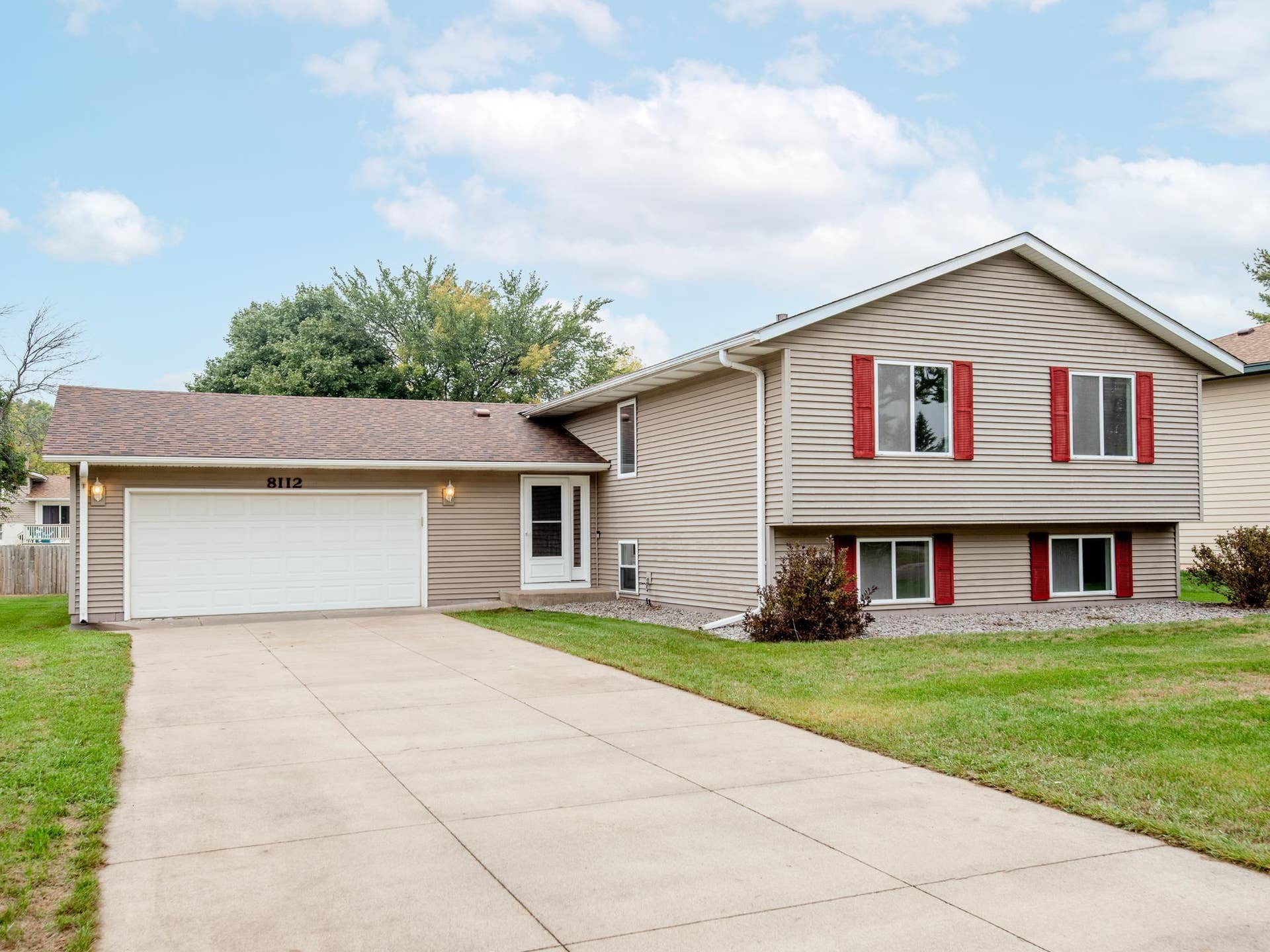 8112 Lad Parkway, Brooklyn Park, MN 55443 8112 Lad Parkway, Brooklyn Park, MN 55443