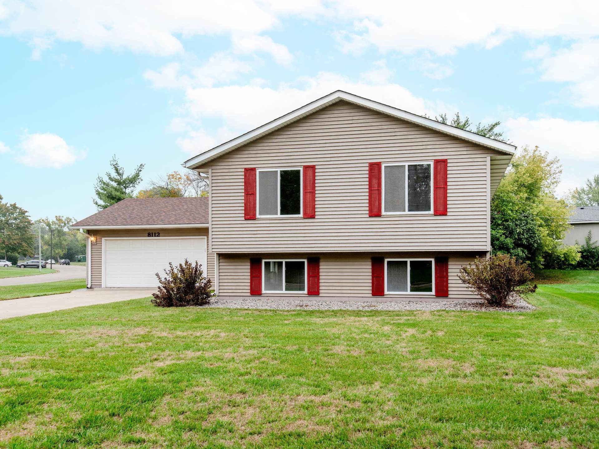 8112 Lad Parkway, Brooklyn Park, MN 55443 8112 Lad Parkway, Brooklyn Park, MN 55443