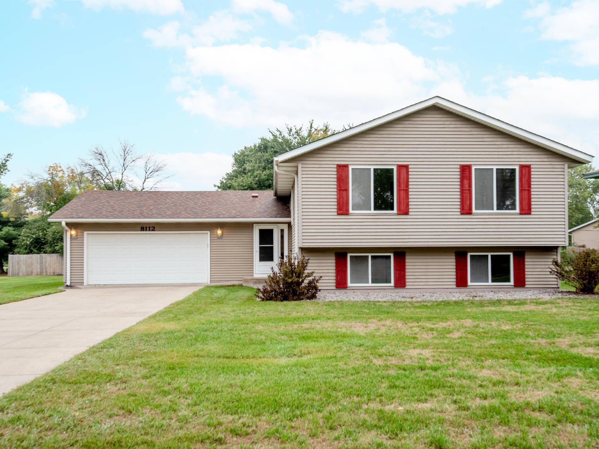8112 Lad Parkway, Brooklyn Park, MN 55443 8112 Lad Parkway, Brooklyn Park, MN 55443