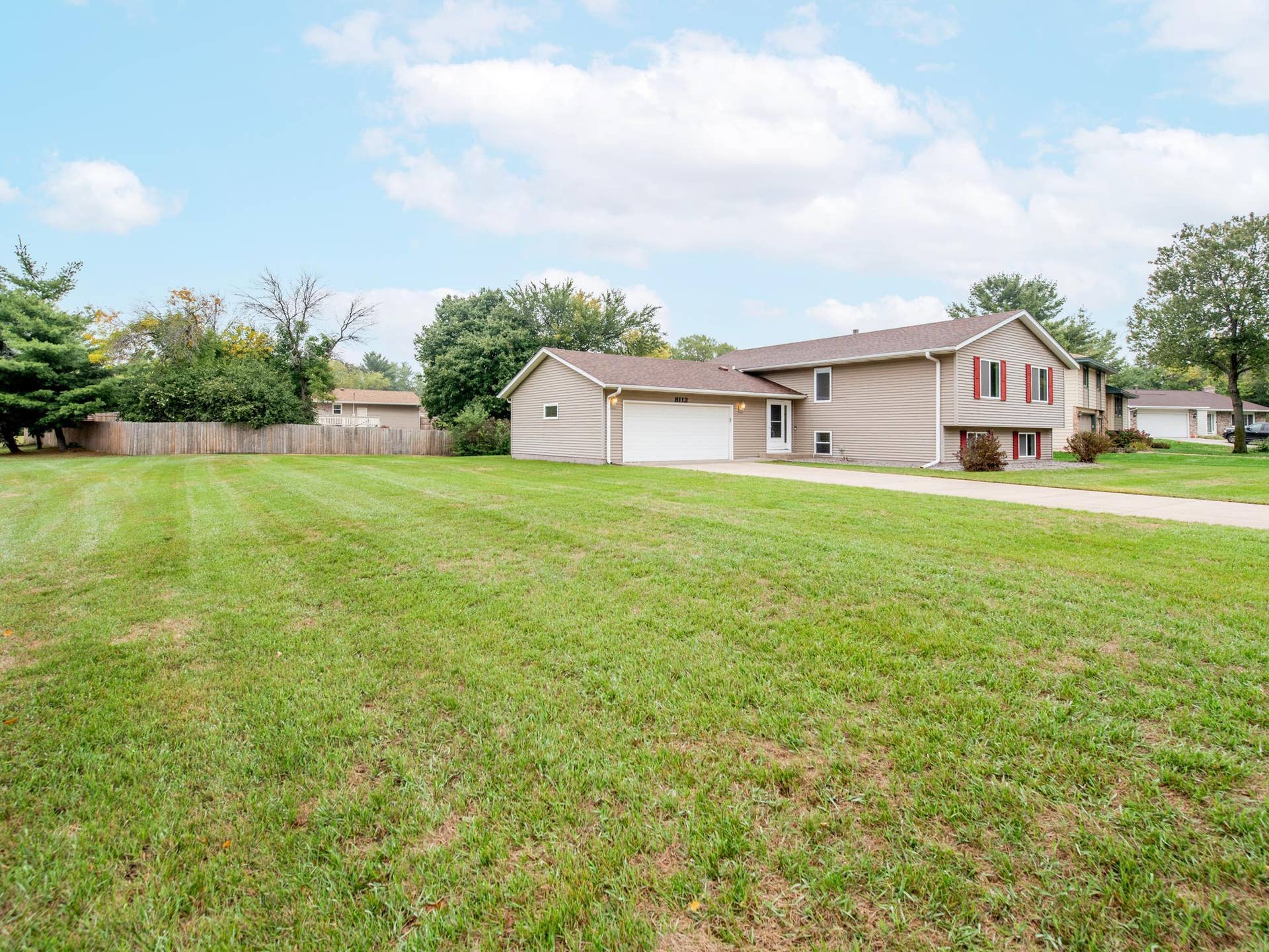8112 Lad Parkway, Brooklyn Park, MN 55443 8112 Lad Parkway, Brooklyn Park, MN 55443