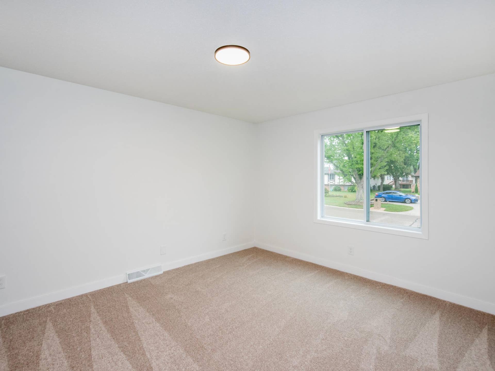 8112 Lad Parkway, Brooklyn Park, MN 55443 8112 Lad Parkway, Brooklyn Park, MN 55443