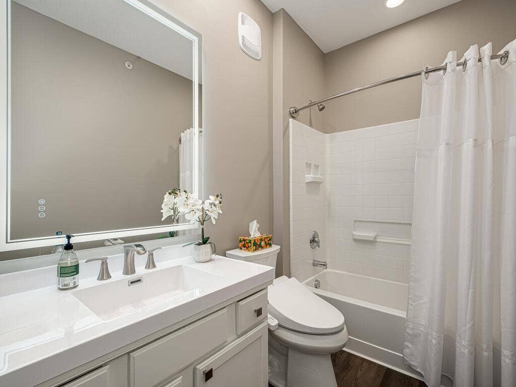 9629 Scott Ln Brooklyn Park MN 55443 USA-026-009-Bathroom-MLS_Size.jpg