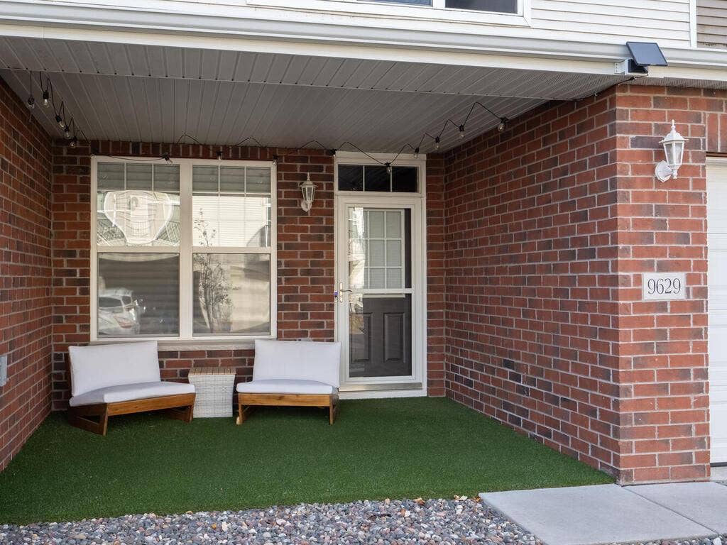 9629 Scott Ln Brooklyn Park MN 55443 USA-002-010-Front Porch-MLS_Size.jpg