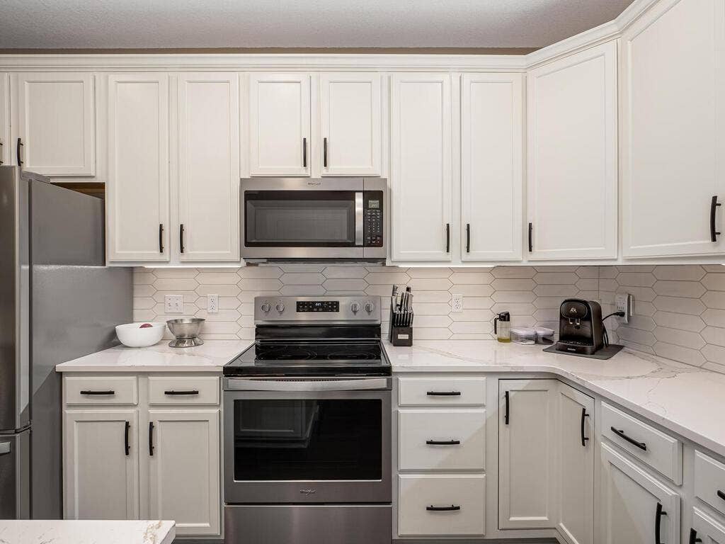 9629 Scott Ln Brooklyn Park MN 55443 USA-012-004-Kitchen-MLS_Size.jpg