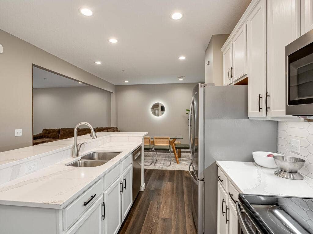 9629 Scott Ln Brooklyn Park MN 55443 USA-011-029-Kitchen-MLS_Size.jpg