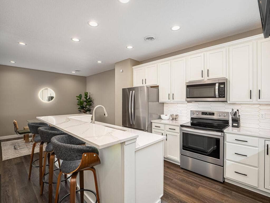 9629 Scott Ln Brooklyn Park MN 55443 USA-010-033-Kitchen-MLS_Size.jpg