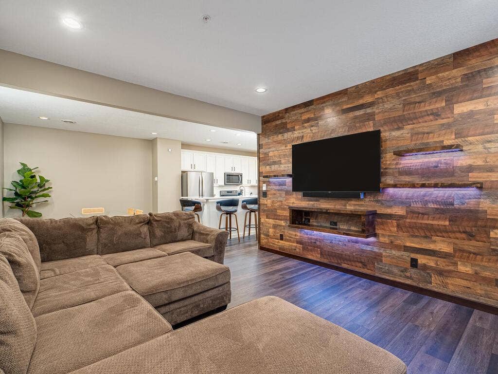 9629 Scott Ln Brooklyn Park MN 55443 USA-005-013-Living Room-MLS_Size.jpg