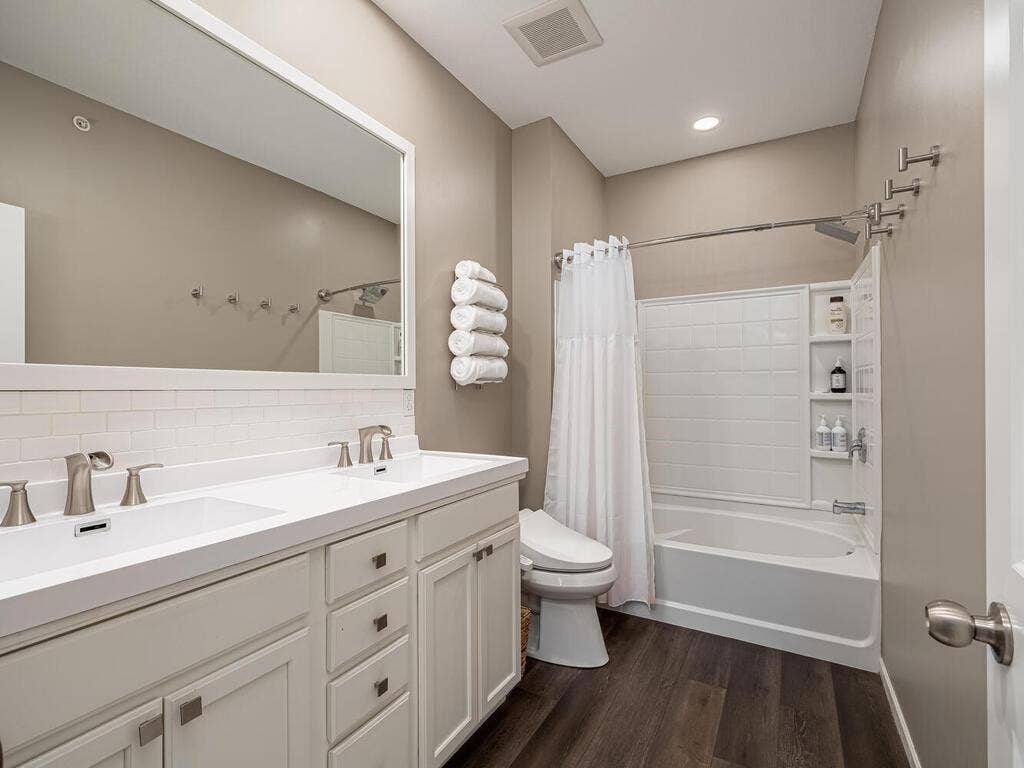 9629 Scott Ln Brooklyn Park MN 55443 USA-023-024-Primary Bathroom-MLS_Size.jpg
