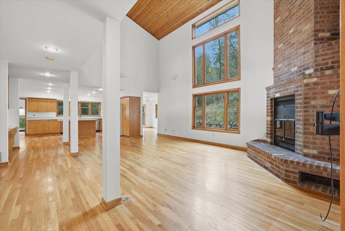 5150 Trading Post Trail S, Afton, MN 55001 09-Living Room.jpg