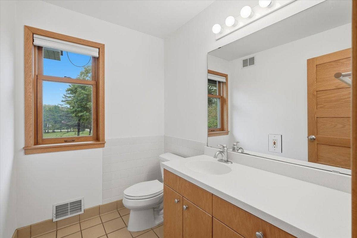 5150 Trading Post Trail S, Afton, MN 55001 35-Bath 3.jpg
