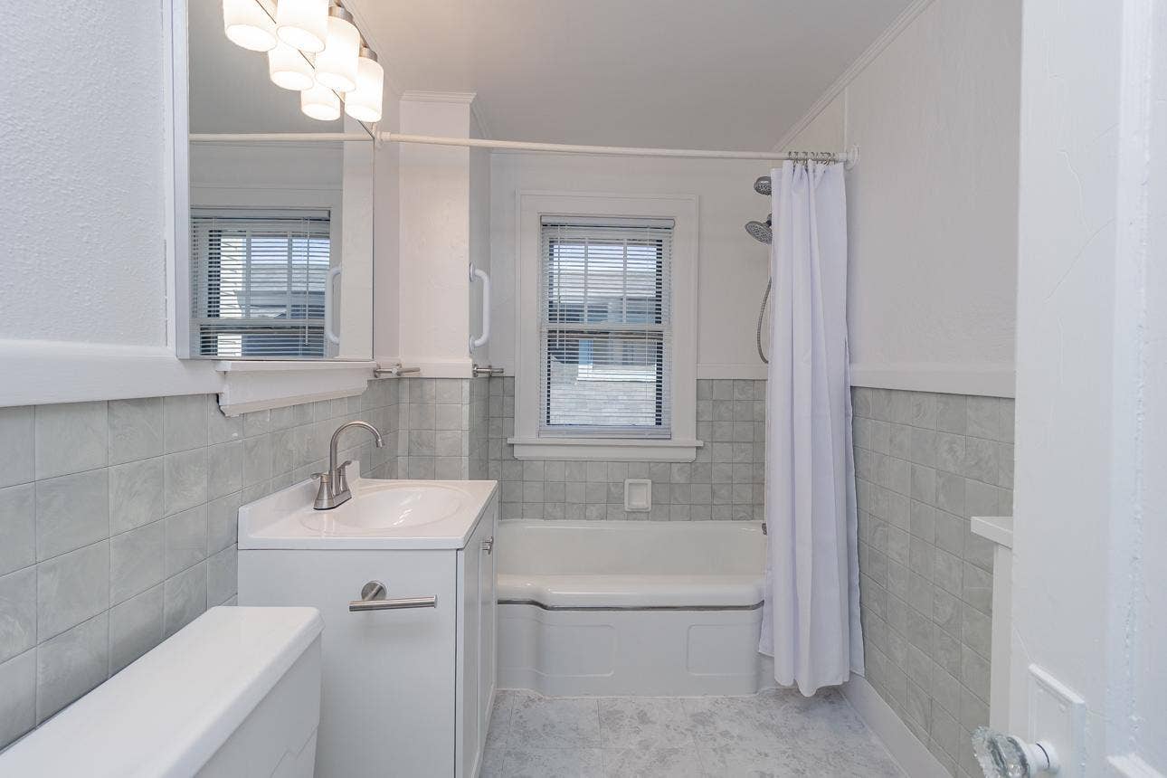 1144 Charles Avenue, 93, Saint Paul, MN 55104