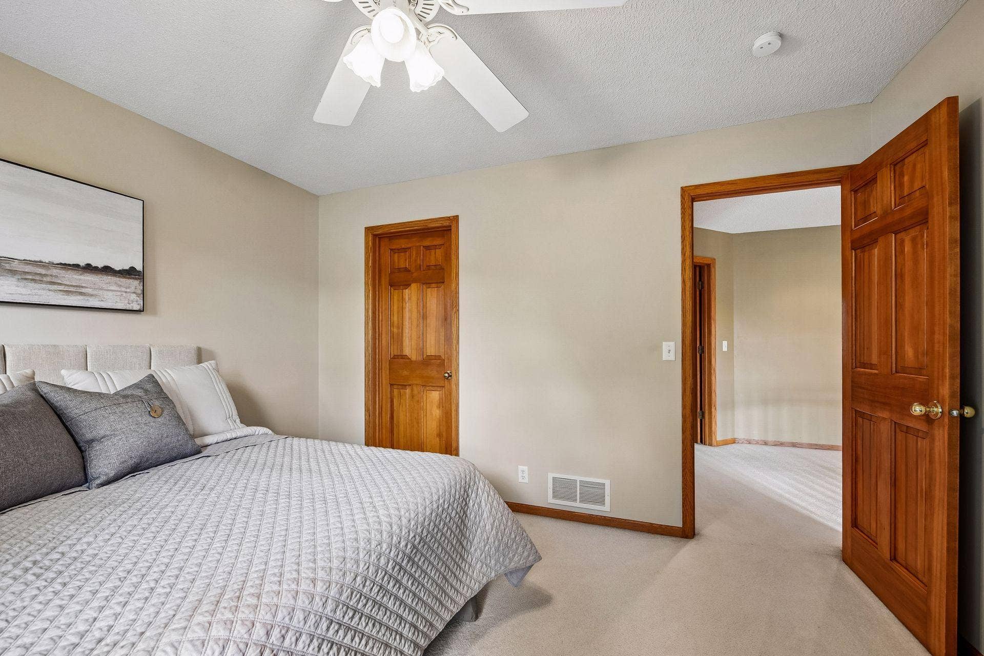 15370 80th Place N, Maple Grove, MN 55311 15370 80th Place N, Maple Grove, MN 55311