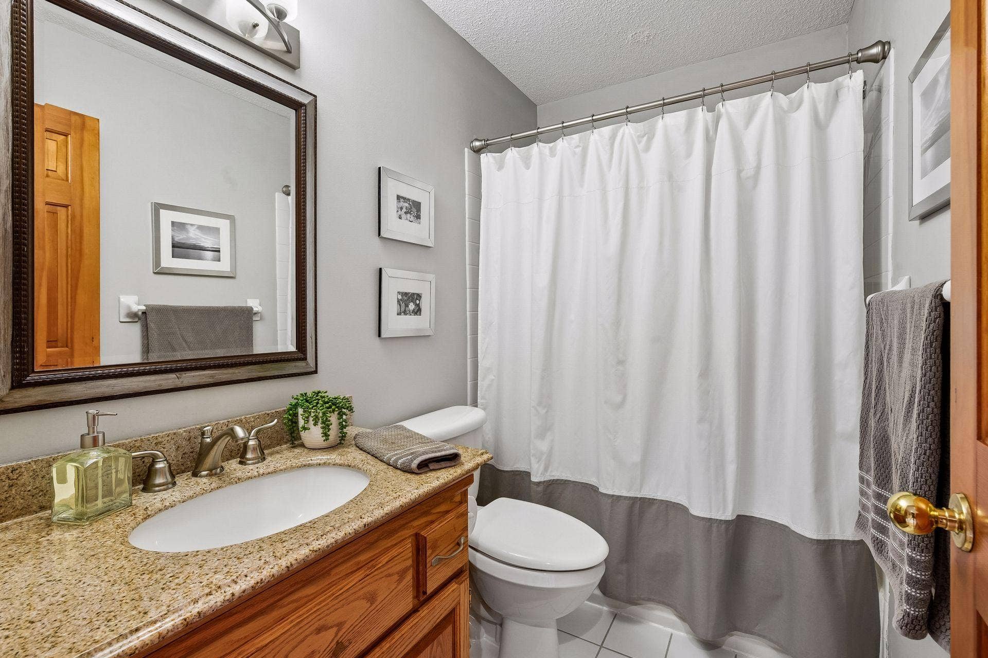 15370 80th Place N, Maple Grove, MN 55311 15370 80th Place N, Maple Grove, MN 55311