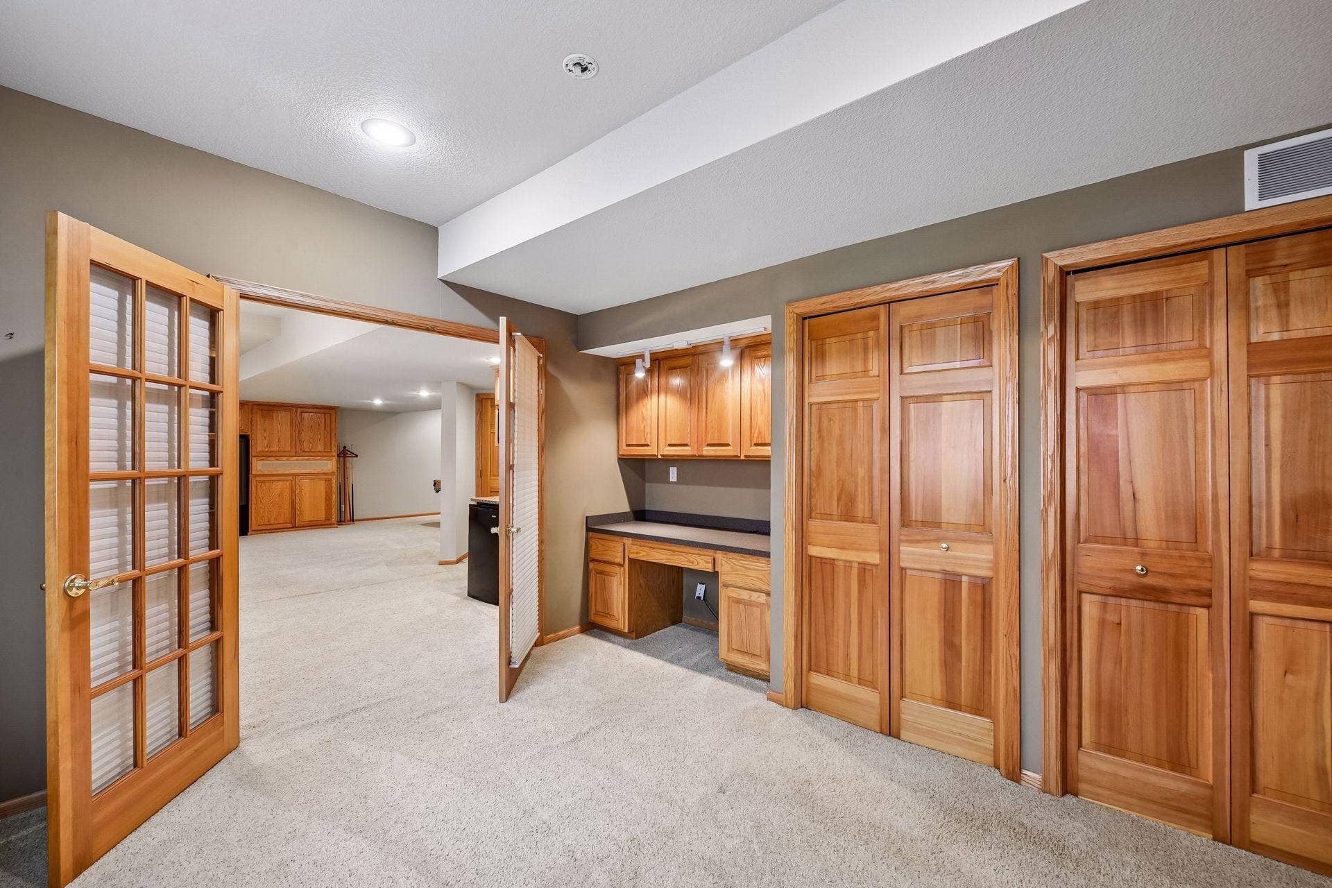 15370 80th Place N, Maple Grove, MN 55311 15370 80th Place N, Maple Grove, MN 55311