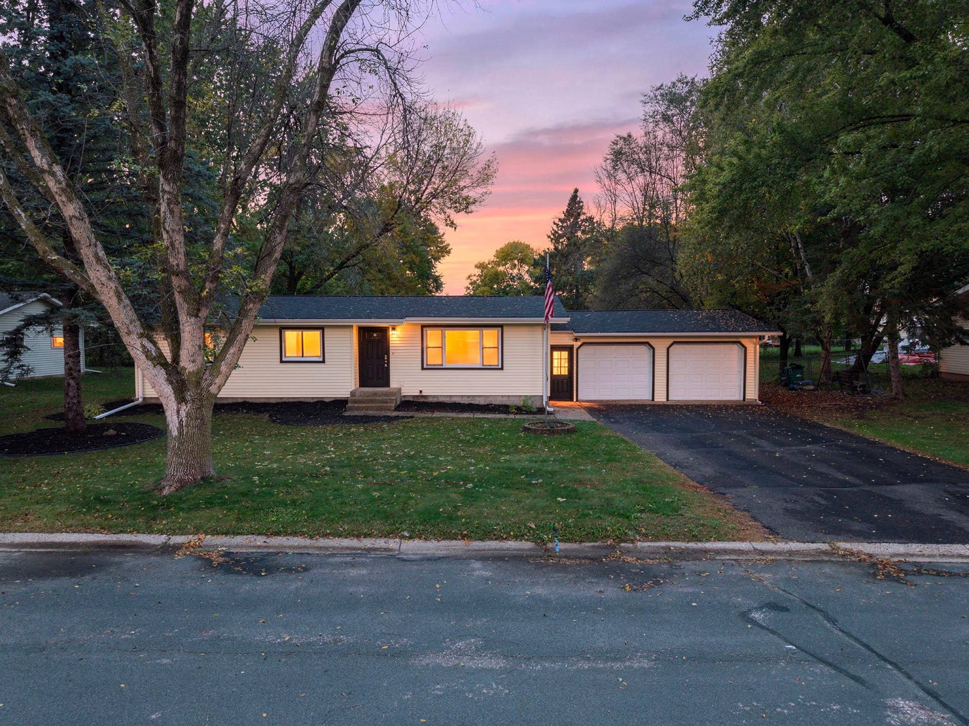 1397 Meadowlark Lane, New Richmond, WI 54017 Welcome Home!