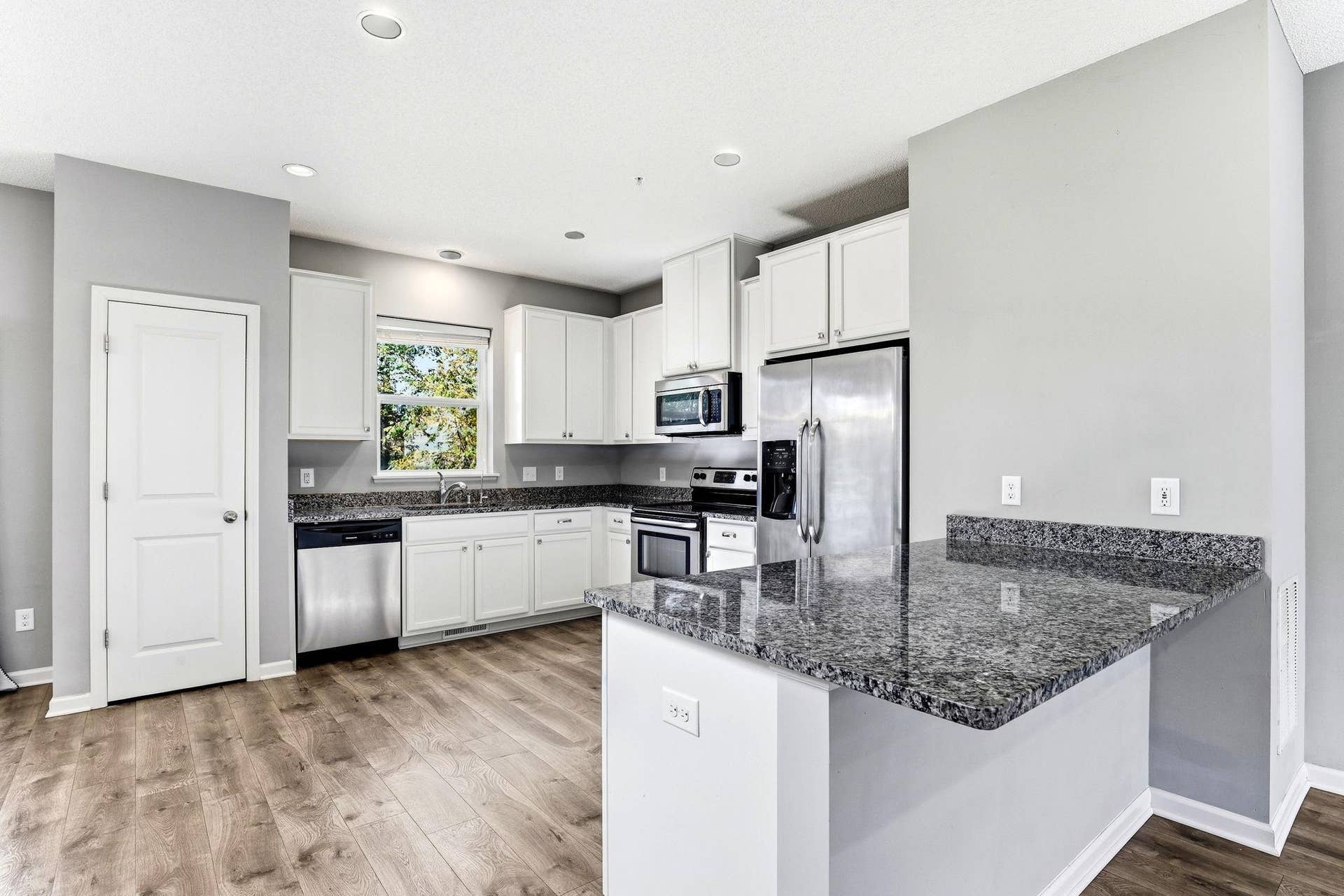 9-web-or-mls-9663-Merrimac-Ln-N-09.jpg
